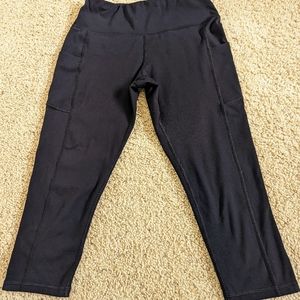 Large - Iuga High Waisted Yoga Pants - Capri